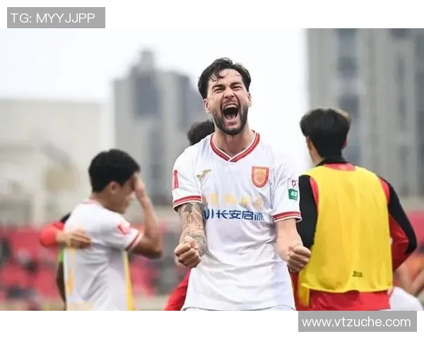 退役足球明星重返赛场精彩瞬间回顾视频集锦